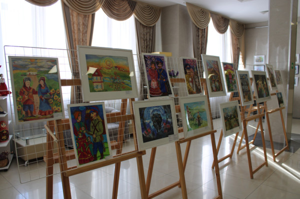 Художественные работы конкурса "Красота Божьего мира" украсили праздничные мероприятия ко Дню народного единства