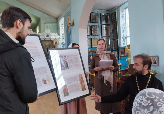 В храме Архистратига Михаила п. Каменоломни прошла очередная встреча библейской группы