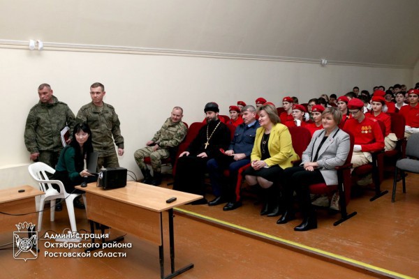 Благочинный приходов Нижнедонского округа принял участие в телемосте с военнослужащими СВО