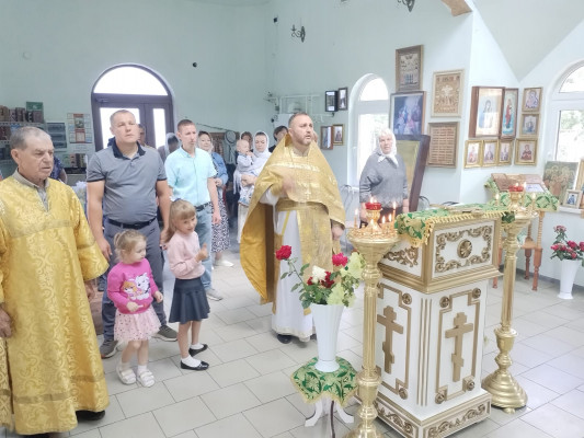 В храмах Нижнедонского благочиния прошли мероприятия ко Дню памяти и скорби