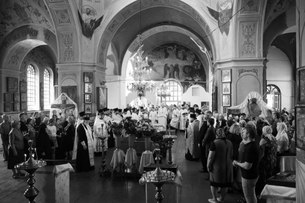 Преосвященнейший епископ Симон совершил чин погребения почившего протоиерея Анатолия Почтового