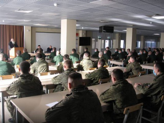 «Патриотизм и нравственность военнослужащих». Иеромонах Николай (Наметышев) провел беседу в 150-й мотострелковой дивизии