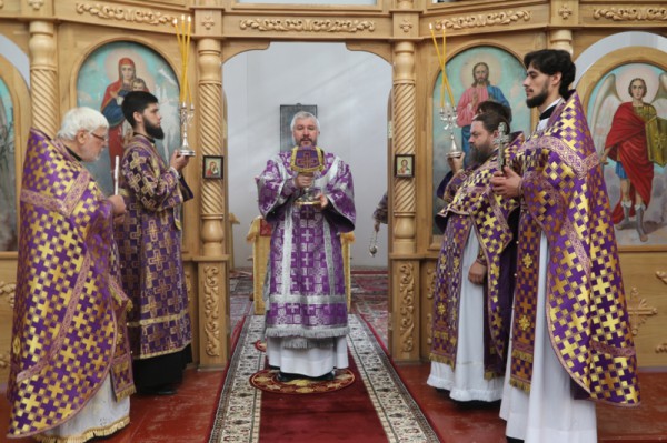 Преосвященнейший епископ Симон с архипастырским визитом посетил приход в честь святителя Тихона Задонского станицы Кривянской