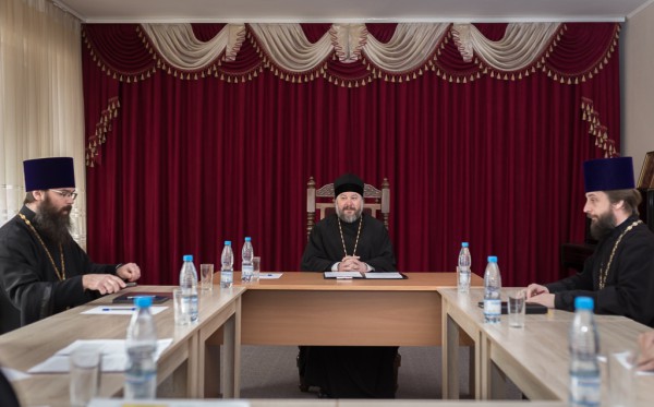 В Шахтинской епархии состоялось заседание Епархиального совета по вопросу оказания помощи вынужденным переселенцам с Донбасса