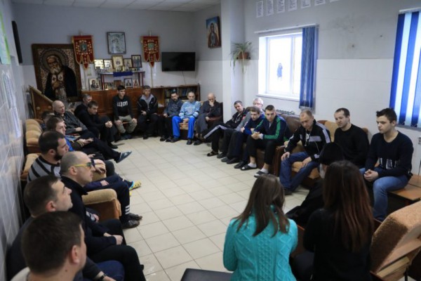 Воспитанников православного реабилитационного центра «Шанс» в х.Маркин (основное отделение) посетил Молодежный совет Шахтинской епархии