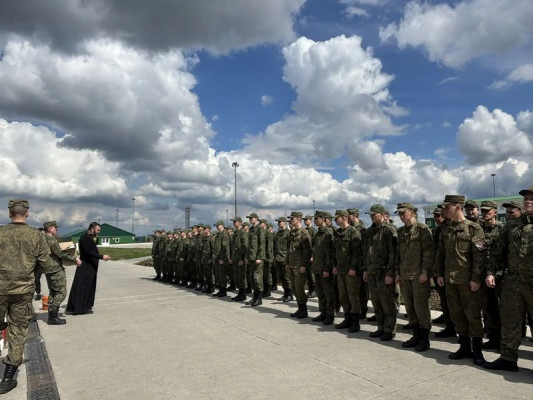 Пасхальная радость для защитников Отечества