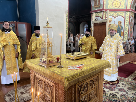 Божественная литургия в храме святителя Алексия Московского станицы Бессергеневской