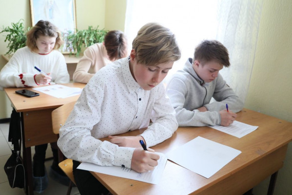 В Шахтинской епархии подвели итоги III тура Кирилло-Мефодиевской олимпиады по Священной истории и Закону Божию
