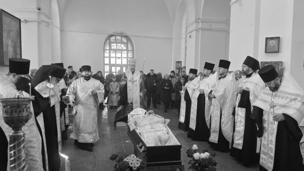 Преосвященнейший епископ Симон совершил заупокойную литию по новопреставленному протоиерею Петру Почтовому