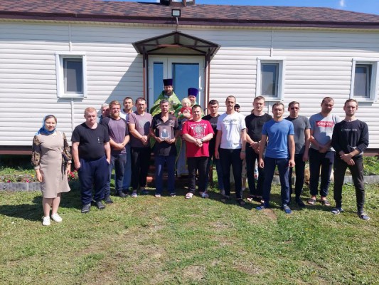 В храме святого Паисия Святогорца совершили Божественную литургию