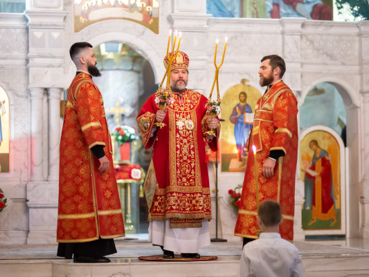 Светлое Христово Воскресение встретили в Покровском кафедральном соборе города Шахты