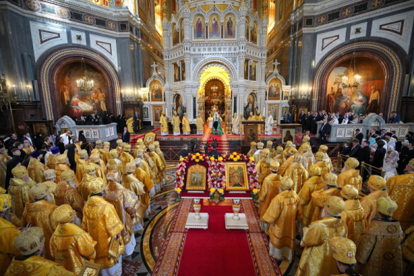 В день тезоименитства Святейшего Патриарха Кирилла Преосвященнейший епископ Симон сослужил Предстоятелю Церкви за Божественной литургией в Храме Христа Спасителя