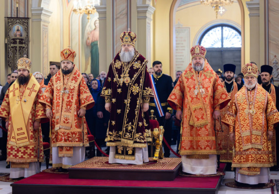 В день тезоименитства митрополита Меркурия архиереи Донской митрополии совершили богослужение в Ростовском кафедральном соборе